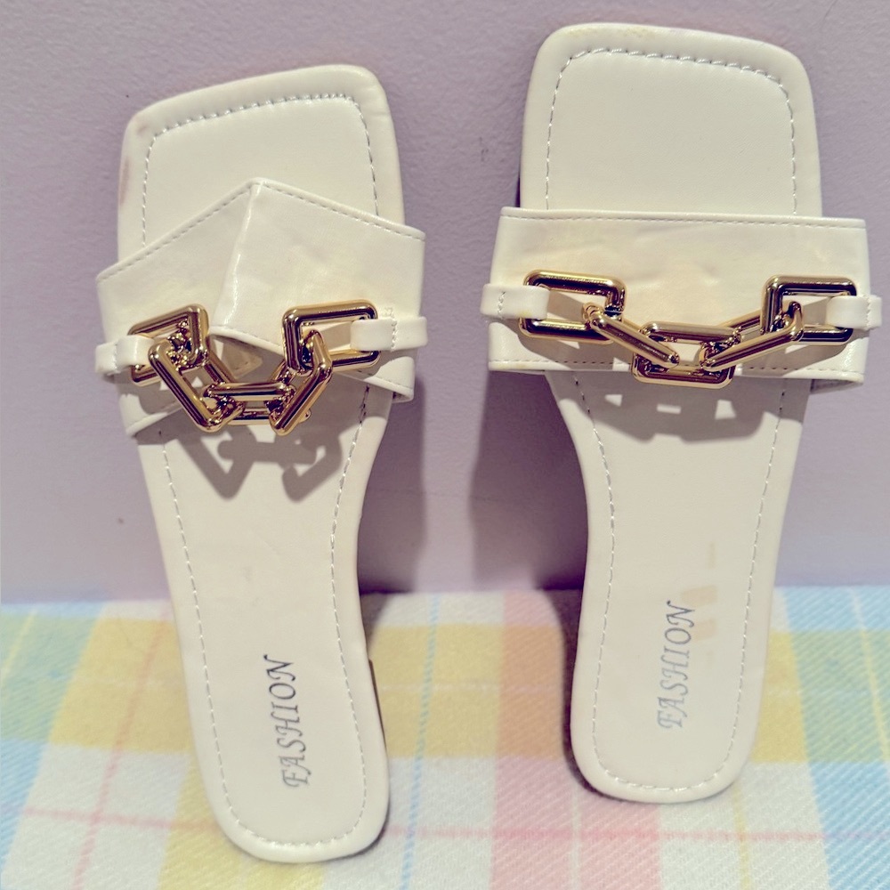 New Women’s white Sandals with Gold Chain